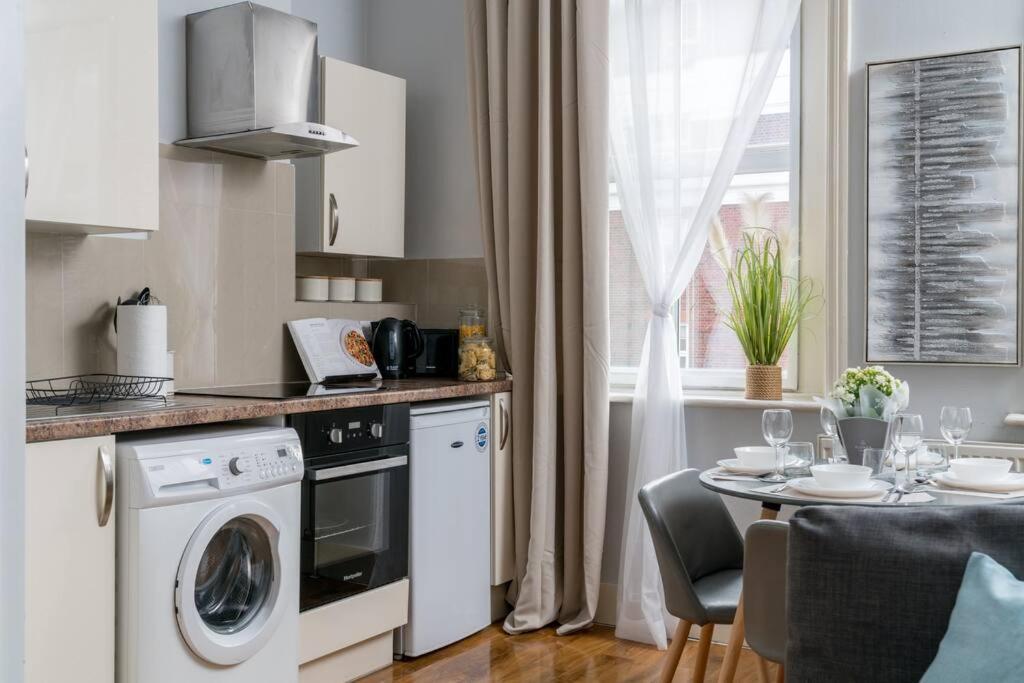 Cozy 1 Bed For 4 Paddington Londres Exterior foto
