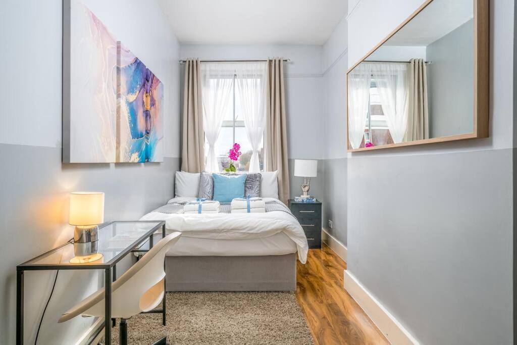 Cozy 1 Bed For 4 Paddington Londres Exterior foto